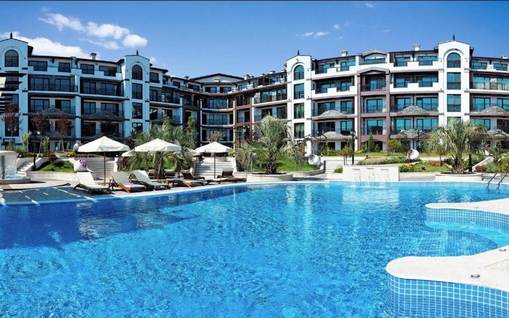 Aparthotel Boutique Rose Gardens Pomorie Esterno foto
