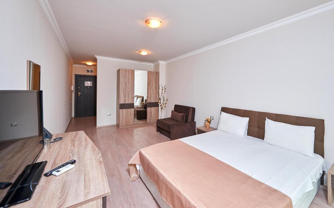Aparthotel Boutique Rose Gardens Pomorie Esterno foto