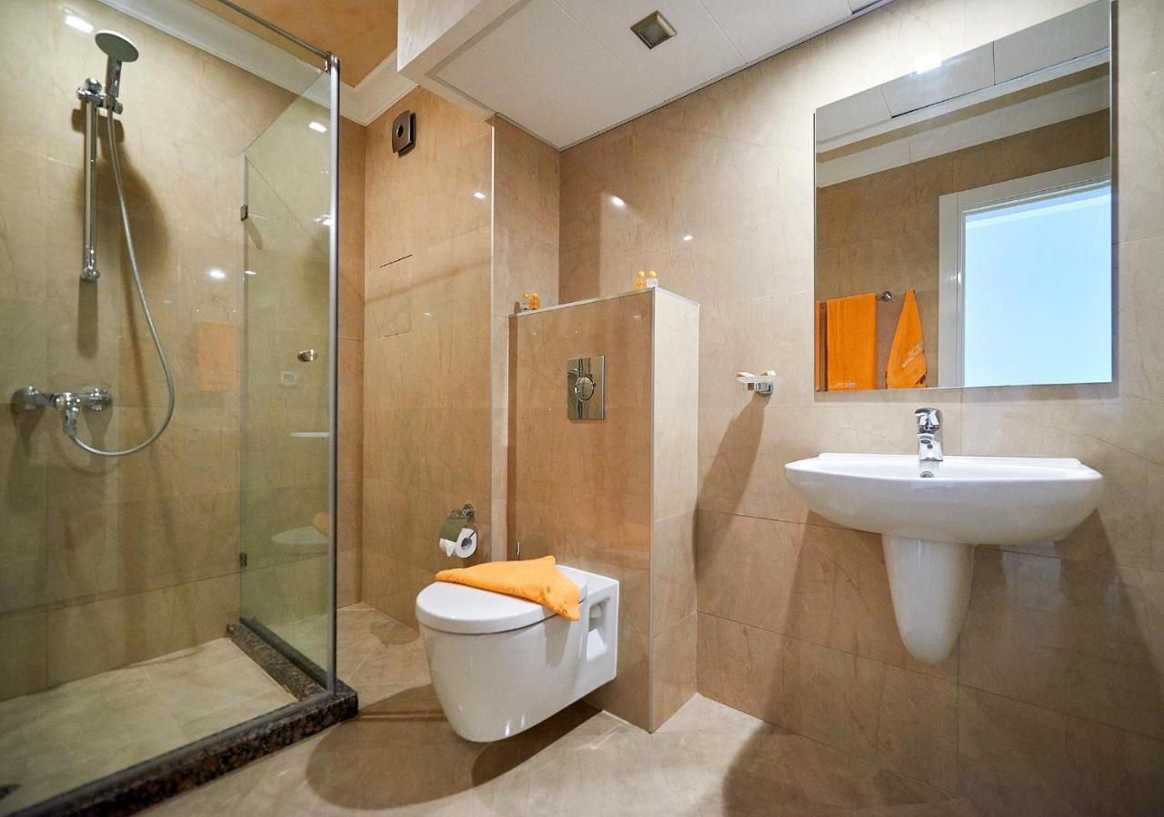 Aparthotel Boutique Rose Gardens Pomorie Esterno foto