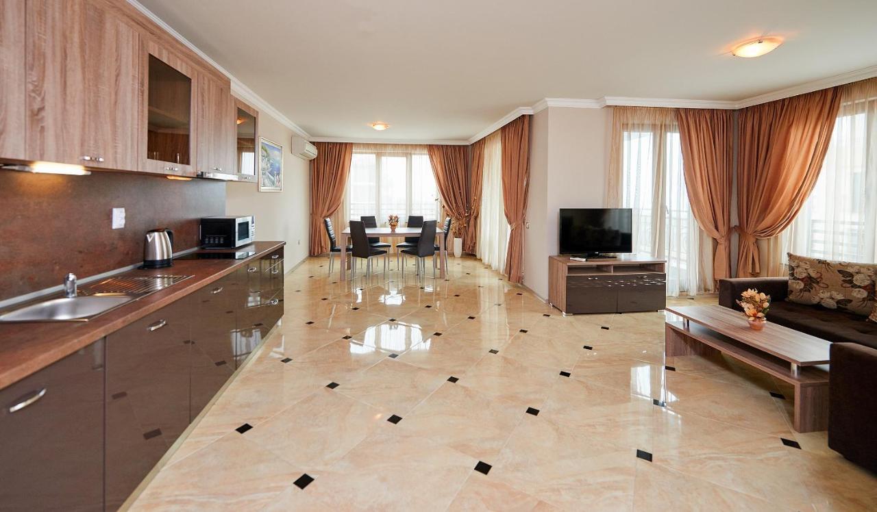 Aparthotel Boutique Rose Gardens Pomorie Esterno foto