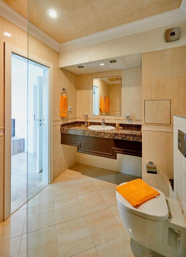 Aparthotel Boutique Rose Gardens Pomorie Esterno foto
