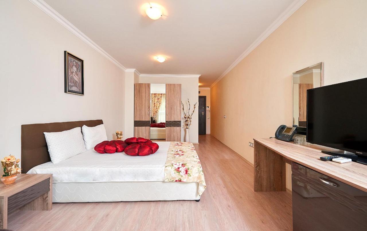 Aparthotel Boutique Rose Gardens Pomorie Esterno foto