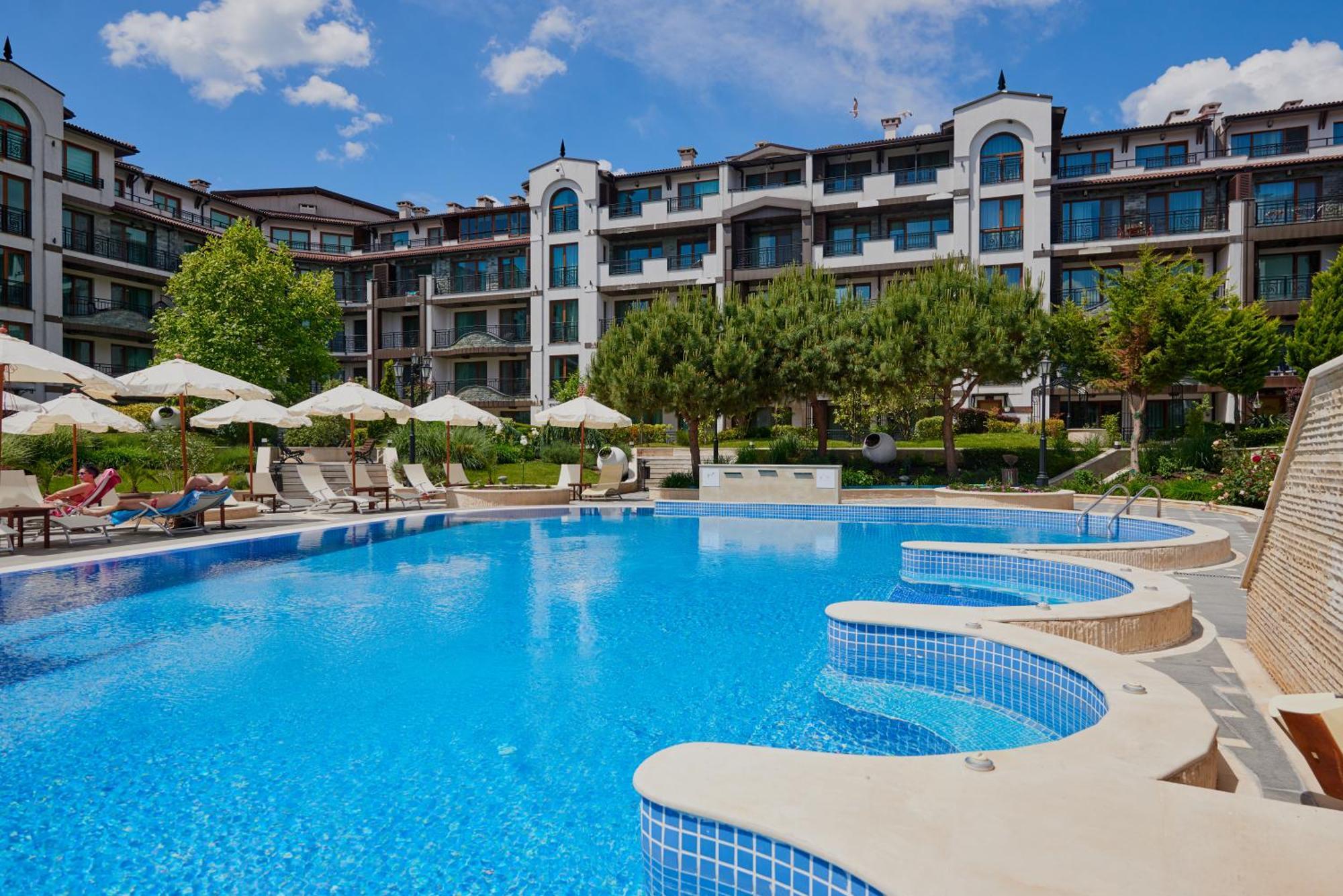 Aparthotel Boutique Rose Gardens Pomorie Esterno foto