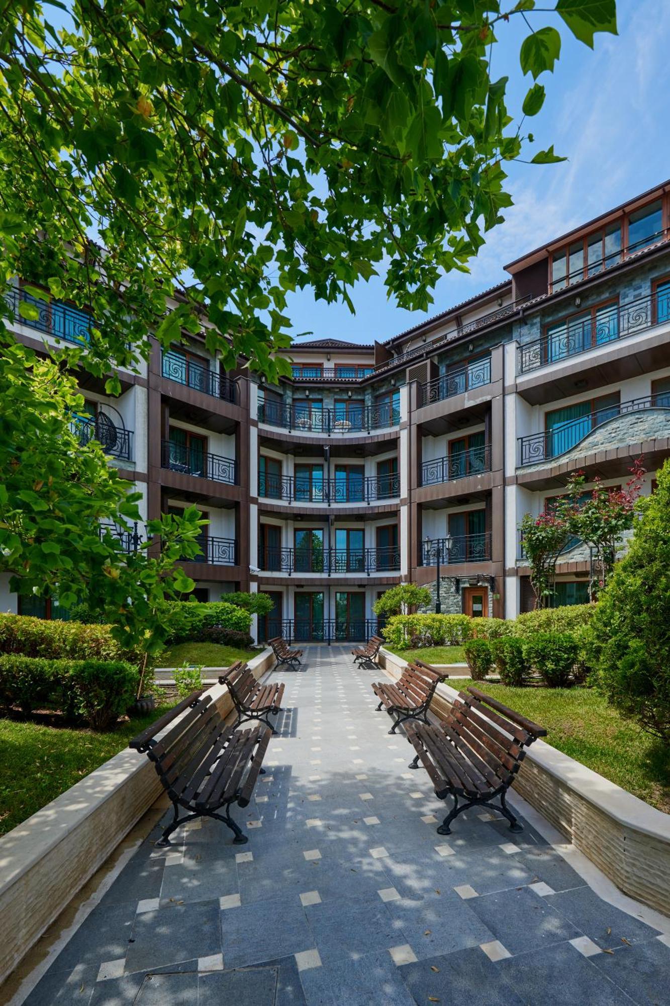 Aparthotel Boutique Rose Gardens Pomorie Esterno foto