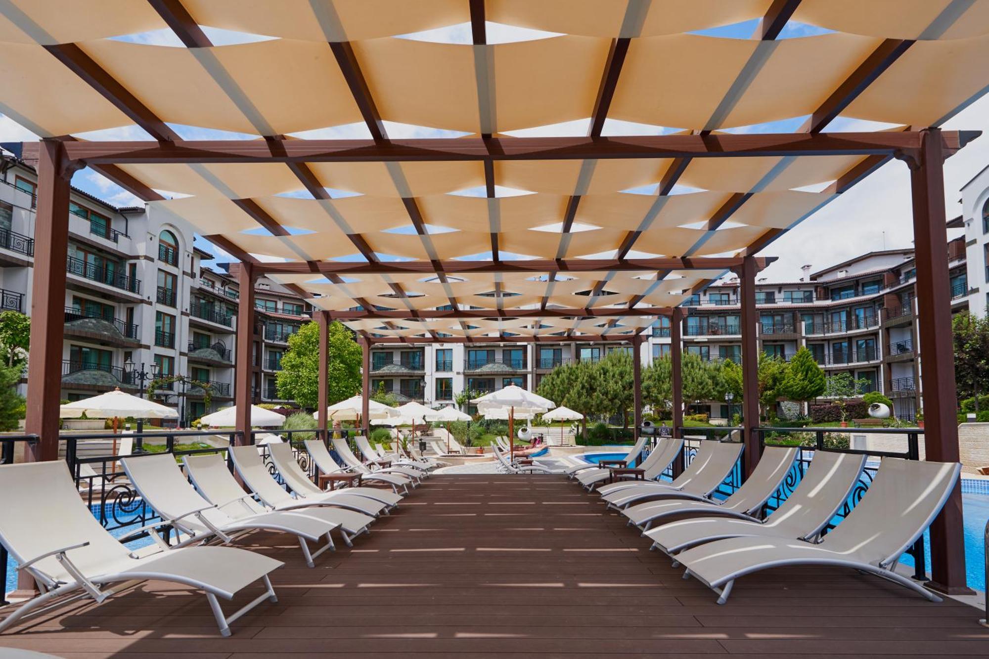 Aparthotel Boutique Rose Gardens Pomorie Esterno foto
